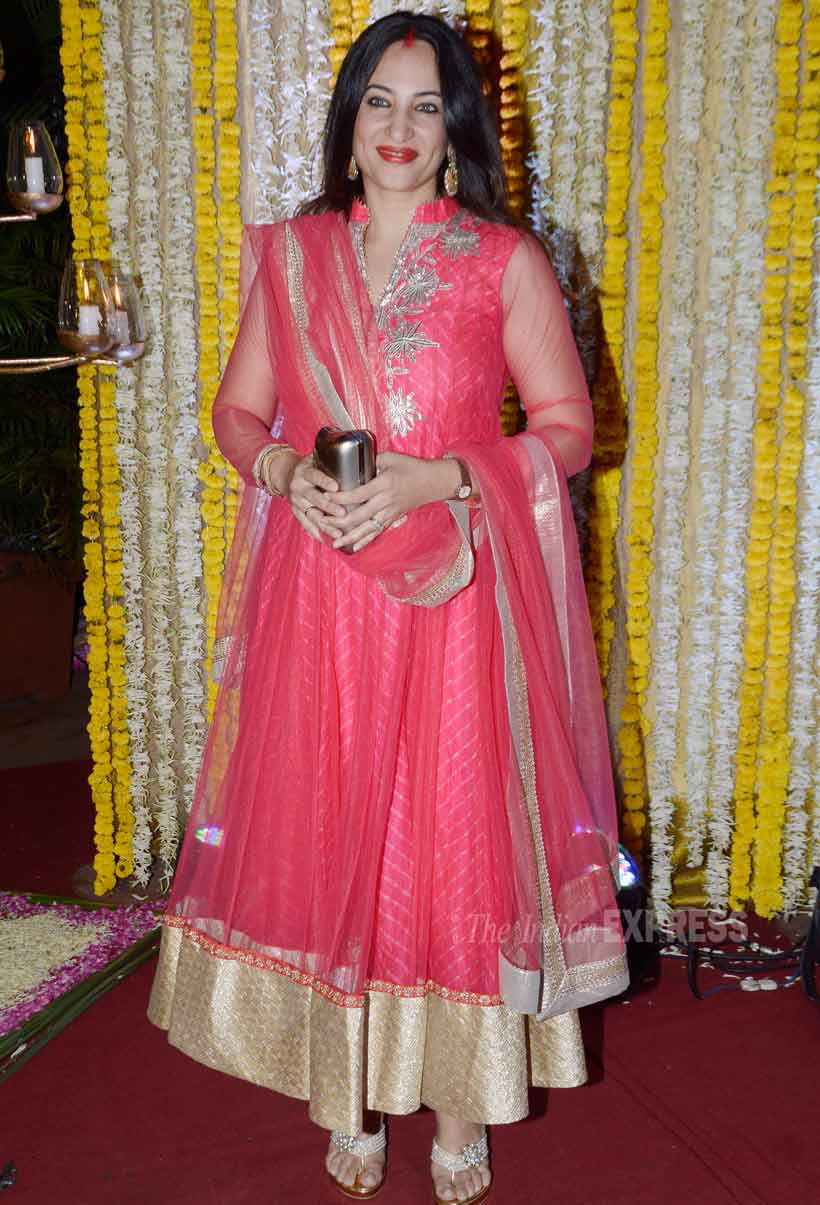 Ronit Roy, Amitabh Bachchan, Jaya Bachchan, Shtrughan Sinha, Poonam Sinha, Tabu, Neelam Singh, Prem Chopra, Uma Chopra, Rohit Roy, Manasi Joshi Roy, Tanu Weds Manu Returns, R Madhavan, Sarita Birji, Ranjeet, Aloka, Sharman Joshi, Prerana Chopra, Zayed Khan, Subhash Ghai, Roshni Chopra, Suchitra Krishnamoorthi, Ashwini Kalsekar, Rakshanda Khan