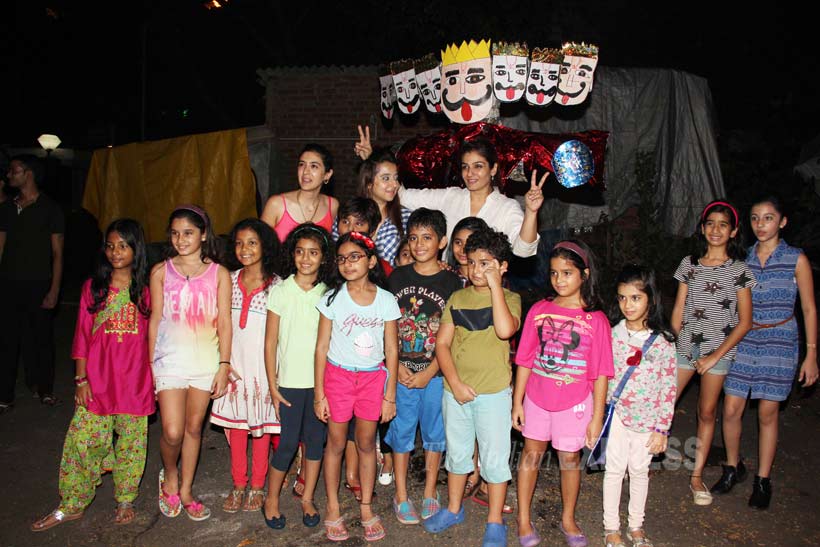 Raveena Tandon, Raveena Tandon Dussehra, Raveena Tandon Dussehra Ranbir Rasha, Raveena Tandon daughter Rasha, Raveena Tandon Ranbir photos, Raveena Tadon Dusshera celebrations, Raveena Tandon photos, Anil Thadani