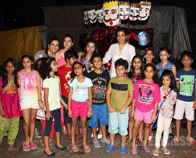 Raveena Tandon, Raveena Tandon Dussehra, Raveena Tandon Dussehra Ranbir Rasha, Raveena Tandon daughter Rasha, Raveena Tandon Ranbir photos, Raveena Tadon Dusshera celebrations, Raveena Tandon photos, Anil Thadani