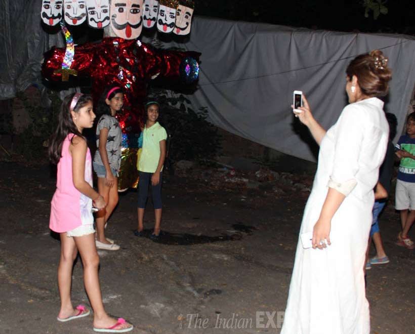 Raveena Tandon, Raveena Tandon Dussehra, Raveena Tandon Dussehra Ranbir Rasha, Raveena Tandon daughter Rasha, Raveena Tandon Ranbir photos, Raveena Tadon Dusshera celebrations, Raveena Tandon photos, Anil Thadani