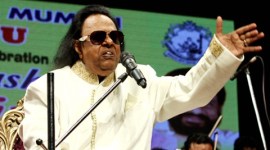 Ravindra Jain, Ravindra Jain death, Ravindra Jain dies, Ravindra Jain latest news, Ravindra Jain multi organ failure, Ravindra Jain news, Ravindra Jain pics, Ravindra Jain Photos, Ravindra Jain Images, Ravindra Jain demise, Ravindra Jain dead, Ravindra Jain dies in hospital, Ravindra Jain multi organ failure, Hema Malini, Vishal Bhardwaj, Udit Narayan, Khayyaam, Suresh Wadkar, Sadhna Sargam, Priya Dutt, Vinod Tawade, Sanjay Nirupam, entertainment news