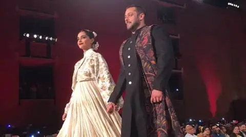 Salman Khan, Sonam Kapoor promote khadi, laud 'Huts To High Street