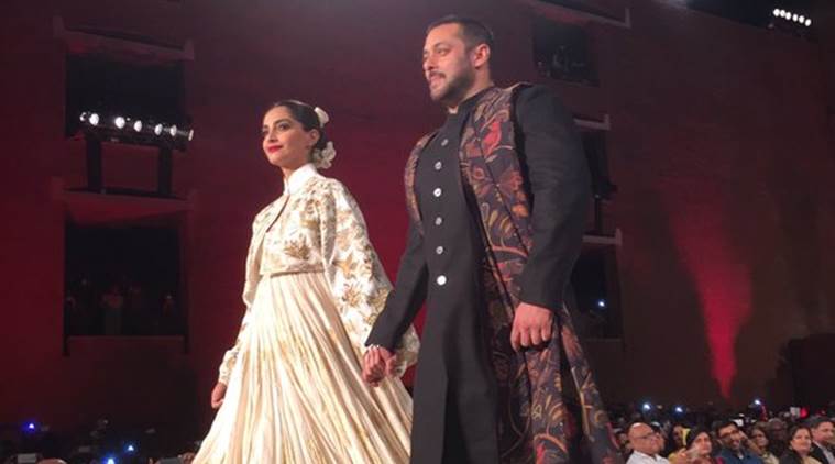 Salman Khan, Sonam Kapoor promote khadi, laud 'Huts To High Street