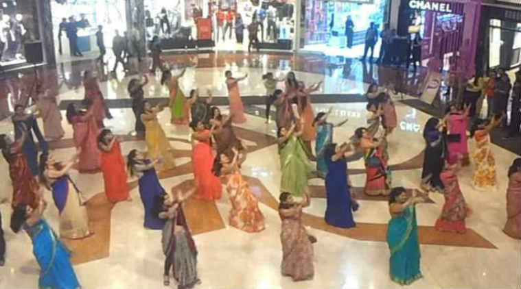Women in sarees perform flash mob/ Youtube