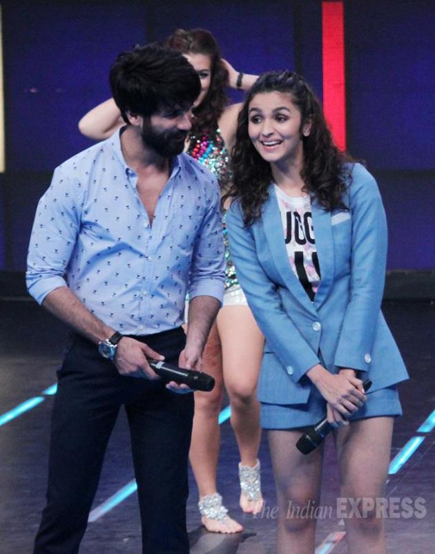 ‘shaandaar Co Stars Shahid Kapoor Alia Bhatt On Farhan Akhtars Tv 