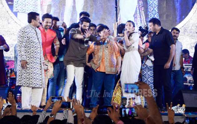 shahid kapoor, alia bhatt, shahid alia, shahid alia celebrates navratri, shahid kapoor pics, alia bhatt pics, shahid kapoor photos, alia bhatt photos, shahid kapoor images, alia images, shahid alia pics, latest photos of shahid kapoor, latest photos of alia bhatt, alia bhatt hot photos