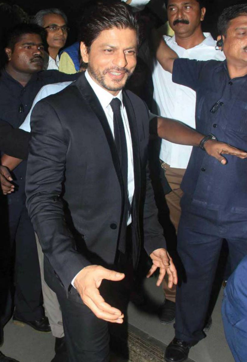 shah rukh khan, srk, happy birthday shah rukh khan, srk pics, srk birthday, shah rukh khan birthday, shah rukh khan birthday pictures, shah rukh khan 50th birthday, shah rukh khan pics, shah rukh khan movies, shah rukh khan family, shah rukh khan style, shah rukh khan family pics, shah rukh khan movies pics, shah rukh khan happy birthday, shah rukh khan news, entertainment, bollywood