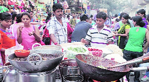 After court order, Mumbai street food vendors a worried lot | Mumbai ...