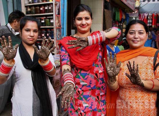 karva chauth, Indian women, Indian women karva chauth, karva chauth festival