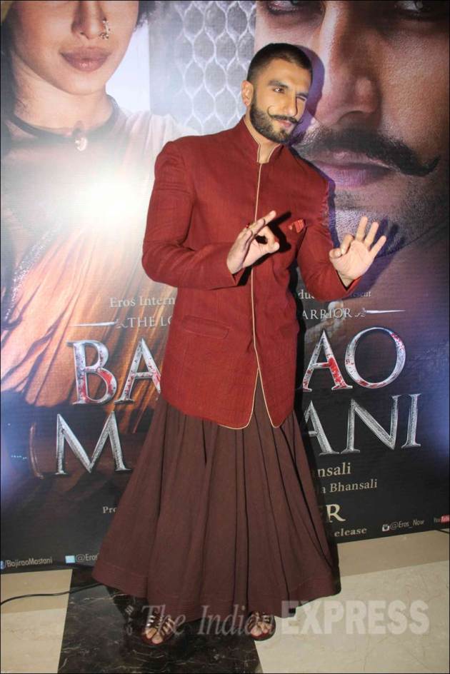 ranveer singh, priyanka chopra, bajirao mastani, ranveer singh pics, priyanka chopra pics, ranveer singh photos, priyanka chopra photos, ranveer singh bajirao mastani, priyanka chopra bajirao mastani, ranveer singh song launch, priyanka chopra song launch, ranveer singh priyanka chopra, entertainment, bollywood