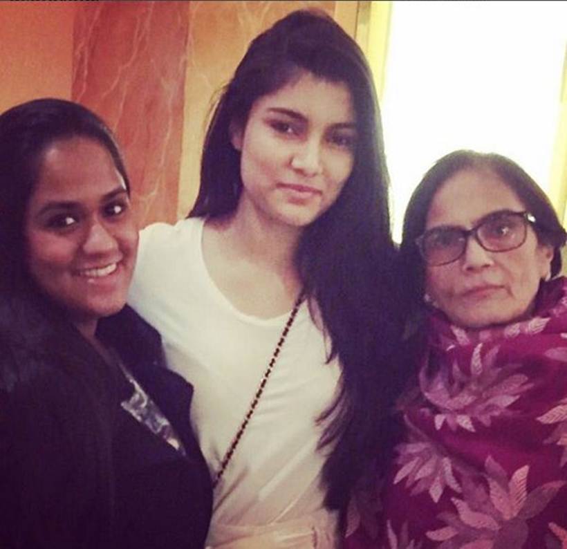salman khan, salman khan's family, salman khan family members, salman khan father, salim khan, salman khan's mother, salman khan, sushila charak, helen, arbaaz khan, sohail khan, arpita khan, alvira khan, atul agnigotri, salman khan family pics, salman khan pics, entertainment, bollywood