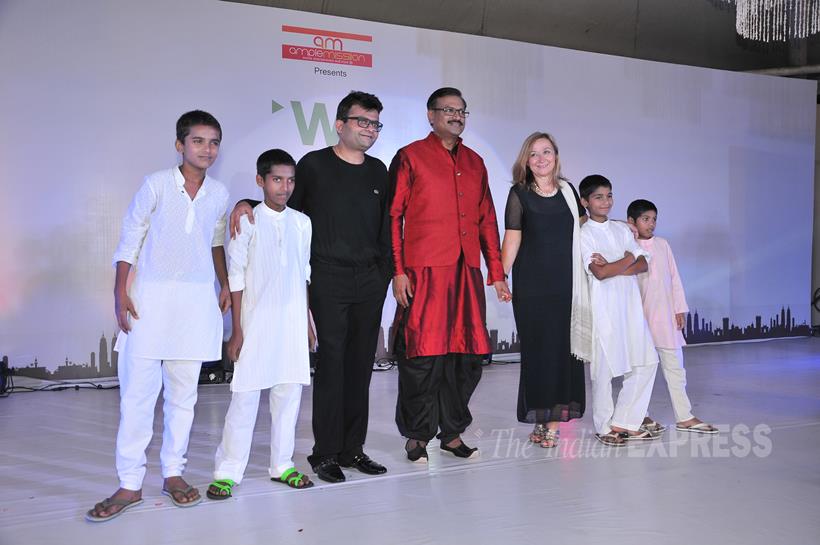 Jacqueline Fernandez, Divyanka Tripathi, Yuvika Chaudhary, Kritika Kamra, Toral Rasputra, Sugandha Mishra, Suchitra Pillai, Jaya Bhattacharya, Aneel Murarka, Dr. Uday Salunkhe, Ranveer Brar, Zoya Afroz, Deepak Dobriyal, entertainment