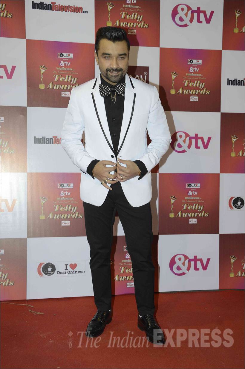 Divyanka Tripathi, Karan Patel, Ankita Bhargava, Kritika Kamra, Shamita Shetty, Rakhi Sawant, Poonam Pandey, Ragini Khanna, Roopal Tyagi, Ajaz Khan, Dolly Bindra, Kabir Khan, Mini Mathur, Sriti Jha, Shweta Tiwari, Abhinav Kohli, Palak, VJ Andy, Kiku Sharda, Priyanka, Mandira Bedi, Madhurima Tuli, Manish Paul, Sneha Wagh, Gaurav Gera, Himesh Reshammiya, Meiyang Chang, Rubina Diliak, Roshni Chopra, Shruti Ulfat, Deepshikha, Ayub Khan, Yash Tonk, Gauri Yadav, Chitrashi Rawat, Deepali Pansare, Kunal Kapoor, tele awards, tele awards pics, te awards 2015, 14th tele awards