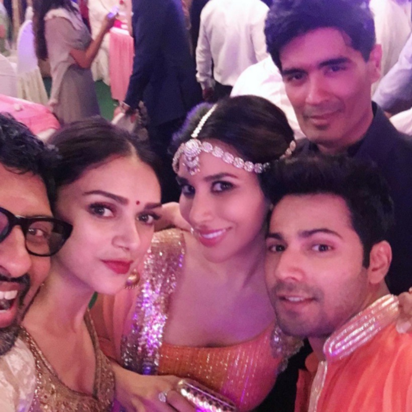 Amitabh Bachchan, Aishwarya Rai Bachchan, Abhishek Bachchan, Preity Zinta, Rani Mukerji, Shilpa Shettty, Aaradhya Bachchan, Saif Ali Khan, Kareena Kapoor, Karisma Kapoor, Manish Malhotra, sonam Kapoor, Alia Bhatt, Ranveer Singh, Athiya Shetty, Tiger Shroff, Maheep Kapoor, Sanjay Kapoor, Amrita Arora, Malaika Arora Khan, Diwali party, bollywood, entertainment