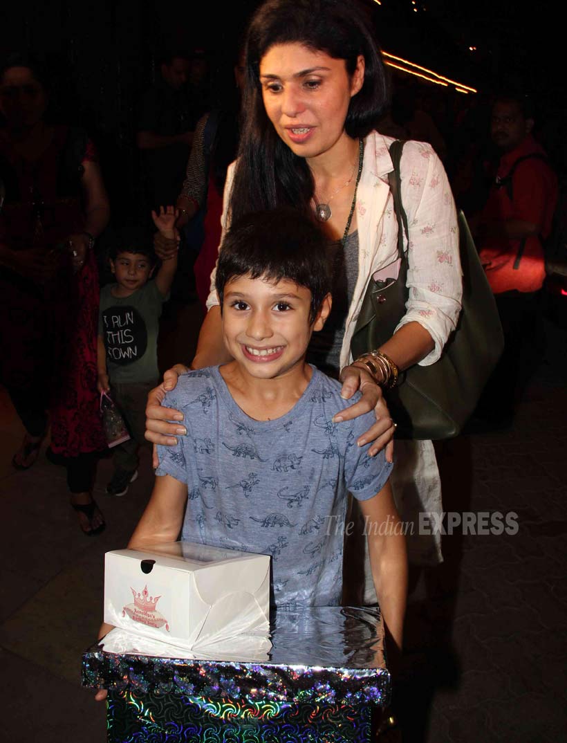 Aaradhay Bachchan, Abhishek Bachchan, Aishwarya Rai Bachchan, Amitabh bachchan, Jaya Bachchan, Shweta Nanda, Kunal Kapoor, Shilpa Shetty, Raj Kundra, Viaan Kundra, Nitara Khanna, Neelam Kothari, Sonali Kulkarni, Konkana Sen Sharma, Tara Sharma, Sonali Bendre, Raveena Tandon, Genelia D'Souza, Riteish Deshmukh, bollywood, entertainment