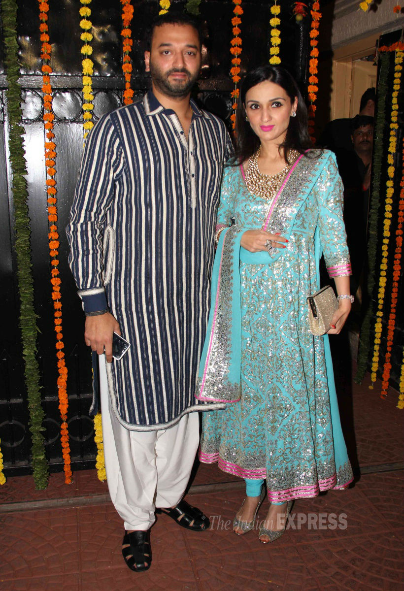 Shilpa Shetty, Sidharth Malhotra, Jacqueline Fernandez, Sidharth Malhotra, Akshay Kumar, Twinkle Khanna, Shamita Shetty, Raj Kundra, Abhishek Bachchan, Ekta Kapoor, Jeetendra, Rishi Kapoor, Randhir Kapoor, Karan Johar, Sophie Choudry, Manish Malhotra, Neelam Kothari, Samir Soni, Jackky Bhagnani, Diwali party, bollywood, entertainment