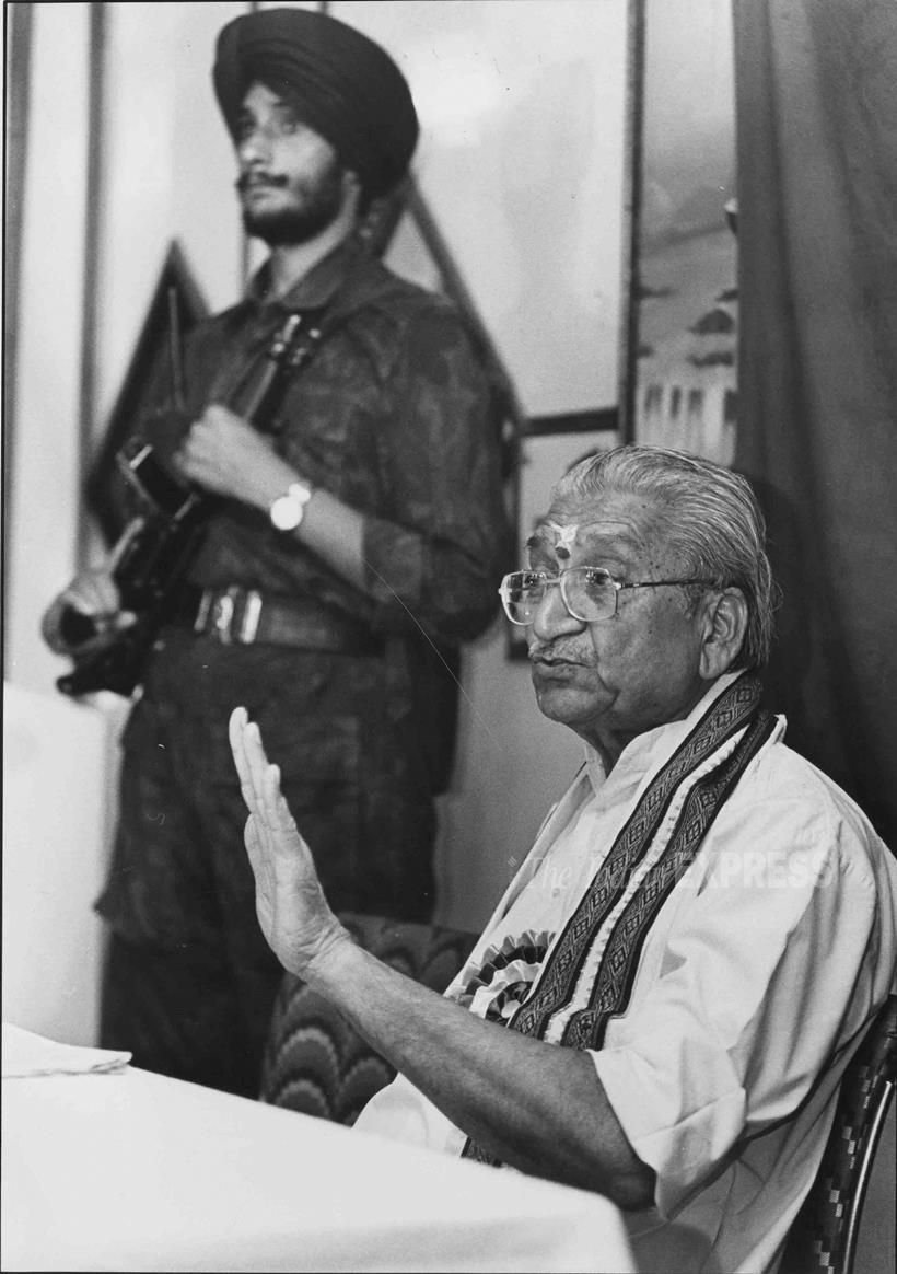 Ashok Singhal, Ashok Singhal death, Ashok Singhal passes away, Ashok Singhal Dead, Ashok Singhal Dies, Ashok Singhal news, VHP Leader Ashok Singhal Dead, VHP Leader Ashok Singhal Death, Ashok Singhal Latest News