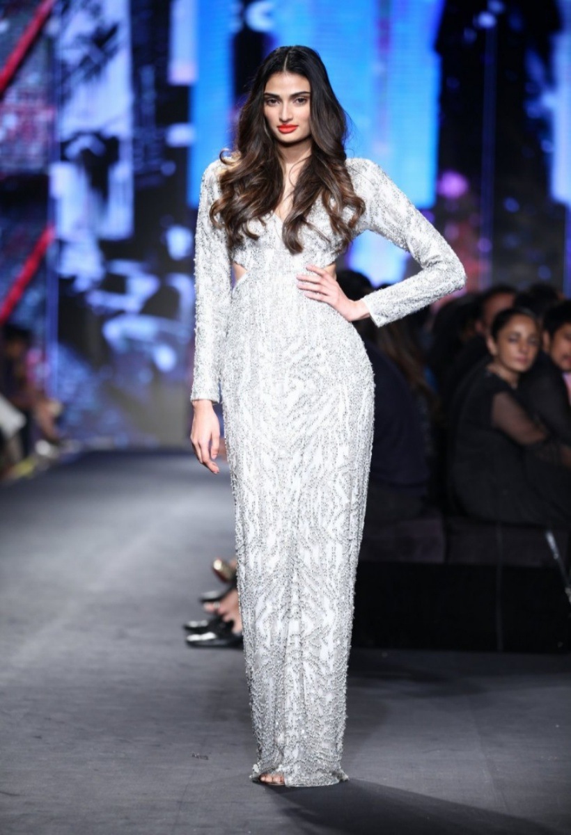 Athiya Shetty, Sooraj pancholi, Waluscha De Souza, Harshvardhan Kapoor, Mahira Khan, Karan Singh Grover, Kapil Sharma, Pooja Hegde, bollywood, entertainment