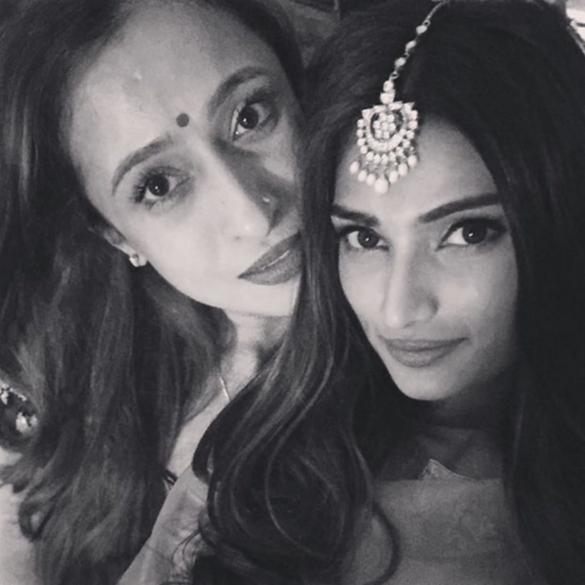 Amitabh Bachchan, Aishwarya Rai Bachchan, Abhishek Bachchan, Preity Zinta, Rani Mukerji, Shilpa Shettty, Aaradhya Bachchan, Saif Ali Khan, Kareena Kapoor, Karisma Kapoor, Manish Malhotra, sonam Kapoor, Alia Bhatt, Ranveer Singh, Athiya Shetty, Tiger Shroff, Maheep Kapoor, Sanjay Kapoor, Amrita Arora, Malaika Arora Khan, Diwali party, bollywood, entertainment