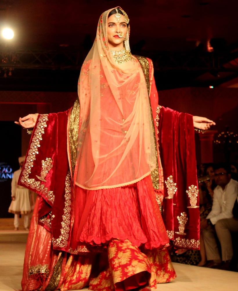 Buy Indian Designer Bridal Lehenga Online | Heenastyle