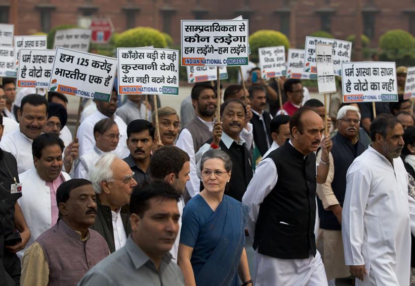 Congress, Congress March, Congress Protest Against intolerance, intolerance, Sonia Gandhi, Rahul Gandhi, modi, pm Modi, Pranab Mukherjee, Manmohan Singh, Congress News, Delhi News, India News