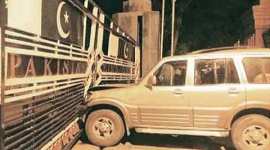 wagah, wagah border, wagah border security, wagah border nri, wagah border car, wagah border car accident, wagah news, india news