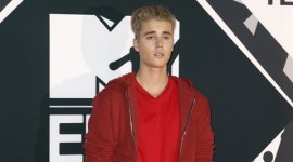 Justin Bieber, Justin Bieber Selfie, Justin Bieber Charges fans for Selfie, Justin Bieber Charges fans USD 2k for Selfie, #JusticeForBrokeliebers, Justin Bieber Photos, Justin Bieber Pics, Justin Bieber Latest News, Entertainment news