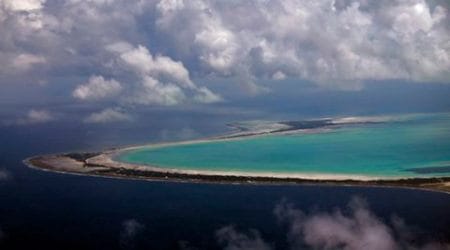 North and South Tarawa are seen from the air in the central Pacific island nation of Kiribati May 23, 2013. The population density of Tarawa, which overall stands at 5200 people per square kilometer - around the same as London. Picture taken May 23, 2013.    REUTERS/David Gray     (AUSTRALIA)
