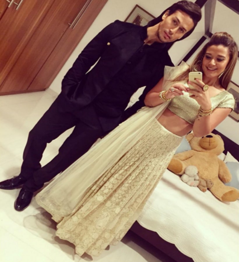 Amitabh Bachchan, Aishwarya Rai Bachchan, Abhishek Bachchan, Preity Zinta, Rani Mukerji, Shilpa Shettty, Aaradhya Bachchan, Saif Ali Khan, Kareena Kapoor, Karisma Kapoor, Manish Malhotra, sonam Kapoor, Alia Bhatt, Ranveer Singh, Athiya Shetty, Tiger Shroff, Maheep Kapoor, Sanjay Kapoor, Amrita Arora, Malaika Arora Khan, Diwali party, bollywood, entertainment