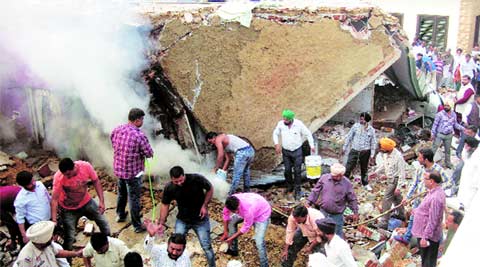 LPG blast kills 2, injures 11 | Chandigarh News - The Indian Express