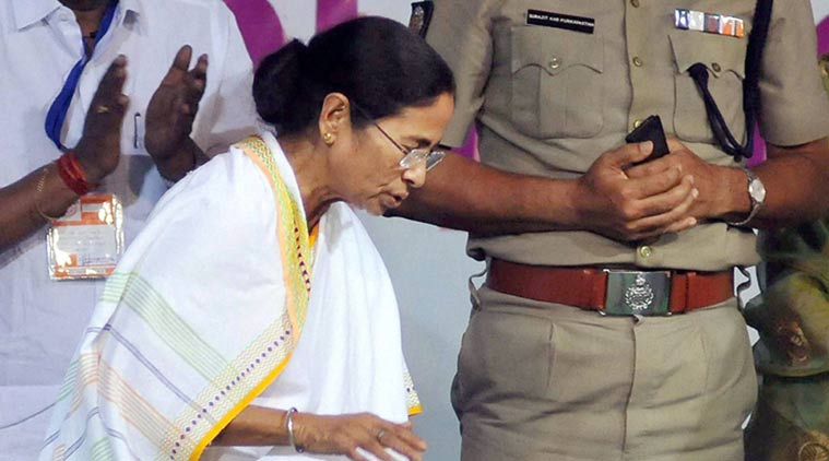 Mamata Banerjee, Narendra Modi, Modi, Mamata, Mamata Modi, Bengal, West Bengal, bengal funds, Bengal state funds, Bengal news, India news