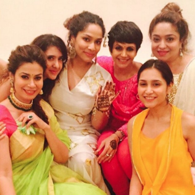 Shahid kapoor, Mira rajput, Masaba Gupta, Madhu Mantena, Mandira Bedi, Zoa Morani, Shaheen Abbas, Ila Arun, Soni Razdan, Neena Gupta, Vikas Bahl, Krishika Lulla, Raj nayak, Bosco Martis, Masaba Gupta mehendi, bollywood, entertainment