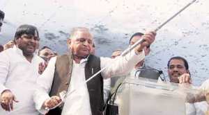 Mulayam targets Akhilesh ministers: Asserts authority, tames dissent
