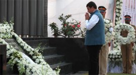 26/11 attacks, 26/11 attacks anniversary, 26/11 mumbai terror attack anniversary, 26/11 mumbai terror attack tribute, mumbai attacks, mumbai attacks tribute, tribute to mumbai 26/11 victims, Devendra Fadnavis, Fadnavis Mumbai attack tribute, Mumbai attack photos, 26/11 mumbai attack photos, mumbai news, india news, indian express