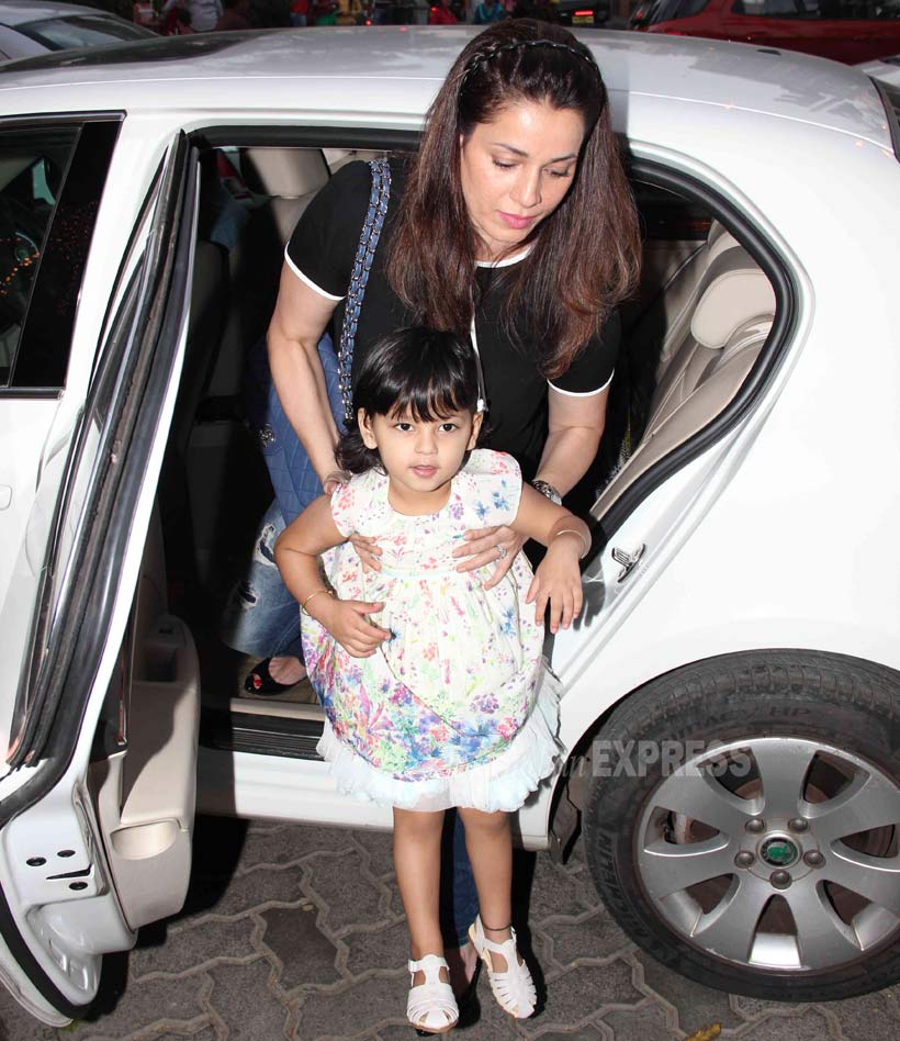 Aaradhay Bachchan, Abhishek Bachchan, Aishwarya Rai Bachchan, Amitabh bachchan, Jaya Bachchan, Shweta Nanda, Kunal Kapoor, Shilpa Shetty, Raj Kundra, Viaan Kundra, Nitara Khanna, Neelam Kothari, Sonali Kulkarni, Konkana Sen Sharma, Tara Sharma, Sonali Bendre, Raveena Tandon, Genelia D'Souza, Riteish Deshmukh, bollywood, entertainment