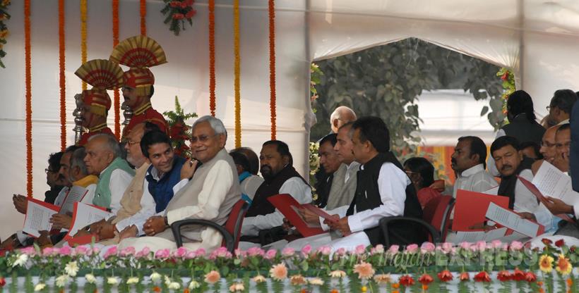 Nitish Kumar, Nitish Kumar Swearing in, Nitish Kumar Bihar CM, Nitish Kumar News, Lalu Prasad Yadav, Arvind Kejriwal, Rahul Gandhi, Mamata Banerjee, Nitish Kumar Latest News, Nitish Kumar Breaking News