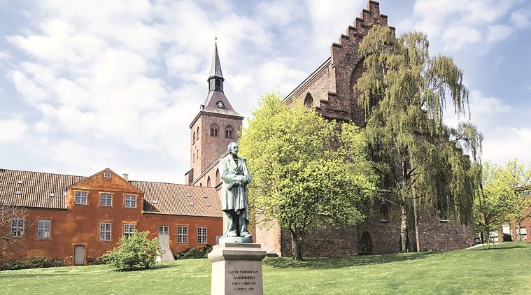 Hans Christian Andersen’s statue in Odense. (Source: Thinkstock)