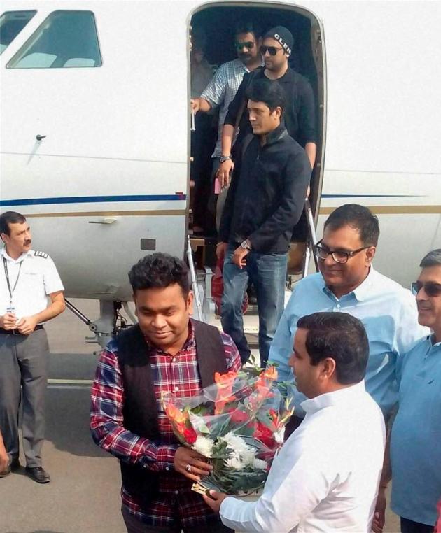 Mulayam Singh Yadav, Mulayam Singh Yadav Birthday, Mulayam Singh Yadav 76th Birthday, Mulayam Singh Yadav Turns 76, Mulayam Singh Yadav Birthday Celebration, Mulayam Singh Yadav Birthday Cake, Mulayam Singh Yadav Birthday party, Samajwadi Party Supremo Mulayam Singh Yadav, Mulayam Singh Yadav News