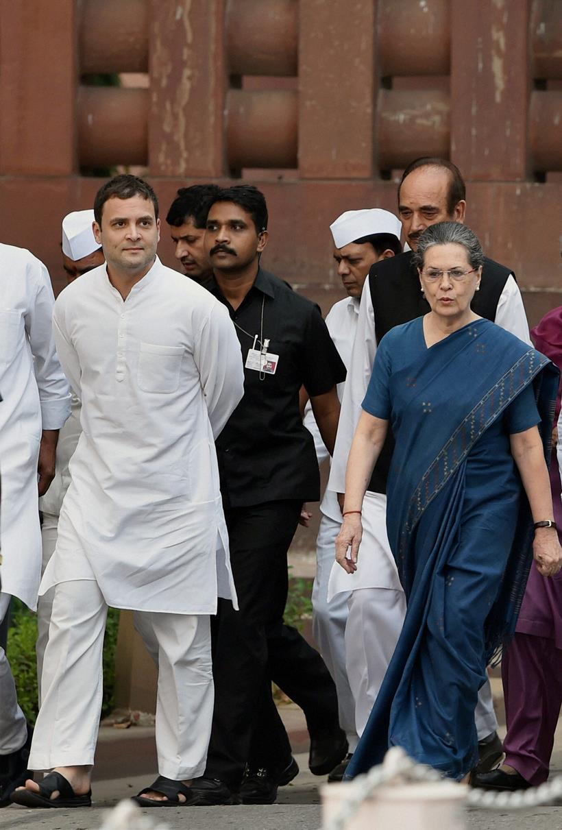 Congress, Congress March, Congress Protest Against intolerance, intolerance, Sonia Gandhi, Rahul Gandhi, modi, pm Modi, Pranab Mukherjee, Manmohan Singh, Congress News, Delhi News, India News