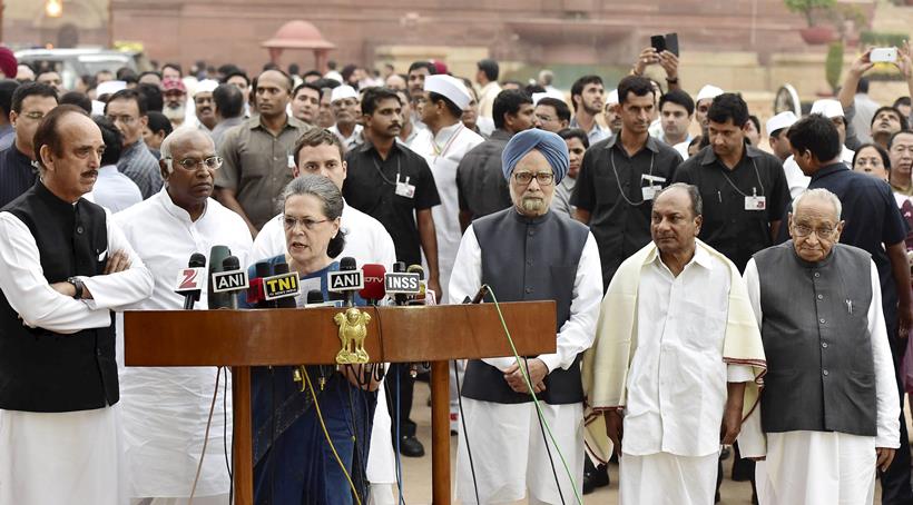 Congress, Congress March, Congress Protest Against intolerance, intolerance, Sonia Gandhi, Rahul Gandhi, modi, pm Modi, Pranab Mukherjee, Manmohan Singh, Congress News, Delhi News, India News