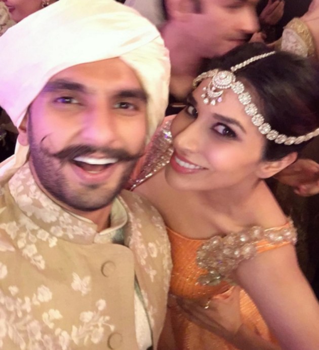 Amitabh Bachchan, Aishwarya Rai Bachchan, Abhishek Bachchan, Preity Zinta, Rani Mukerji, Shilpa Shettty, Aaradhya Bachchan, Saif Ali Khan, Kareena Kapoor, Karisma Kapoor, Manish Malhotra, sonam Kapoor, Alia Bhatt, Ranveer Singh, Athiya Shetty, Tiger Shroff, Maheep Kapoor, Sanjay Kapoor, Amrita Arora, Malaika Arora Khan, Diwali party, bollywood, entertainment