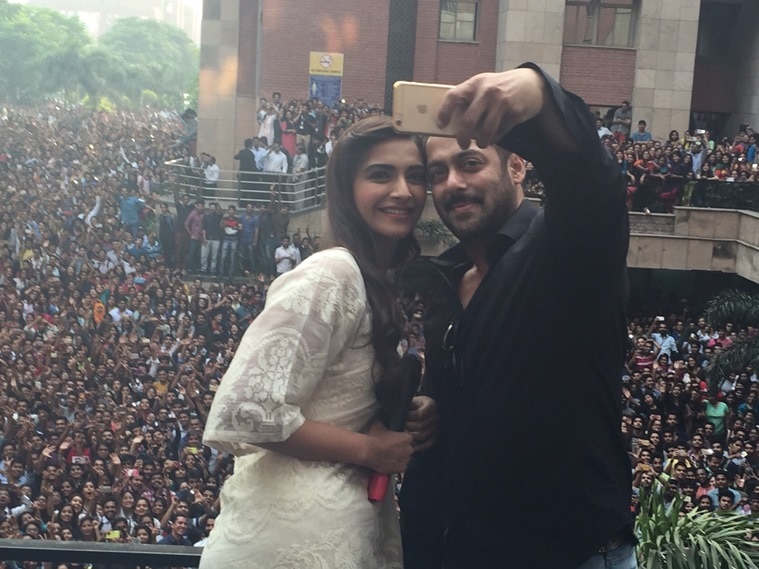 Salman Khan, Prem Ratan Dhan Payo, Sonam Kapoor, Salman Khan Sonam Kapoor, Salman Khan Prem Ratan Dhan Payo, Salman Khan Selfie, Salman Sonam Selfie, Salman, Sonam, Salman Prem Ratan Dhan payo, Prem Ratan Dhan Payo Trailer, Entertainment news