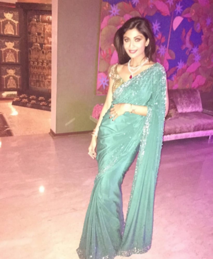 Amitabh Bachchan, Aishwarya Rai Bachchan, Abhishek Bachchan, Preity Zinta, Rani Mukerji, Shilpa Shettty, Aaradhya Bachchan, Saif Ali Khan, Kareena Kapoor, Karisma Kapoor, Manish Malhotra, sonam Kapoor, Alia Bhatt, Ranveer Singh, Athiya Shetty, Tiger Shroff, Maheep Kapoor, Sanjay Kapoor, Amrita Arora, Malaika Arora Khan, Diwali party, bollywood, entertainment