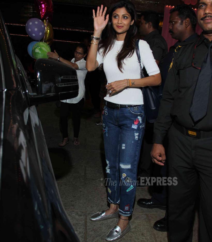 Aaradhay Bachchan, Abhishek Bachchan, Aishwarya Rai Bachchan, Amitabh bachchan, Jaya Bachchan, Shweta Nanda, Kunal Kapoor, Shilpa Shetty, Raj Kundra, Viaan Kundra, Nitara Khanna, Neelam Kothari, Sonali Kulkarni, Konkana Sen Sharma, Tara Sharma, Sonali Bendre, Raveena Tandon, Genelia D'Souza, Riteish Deshmukh, bollywood, entertainment