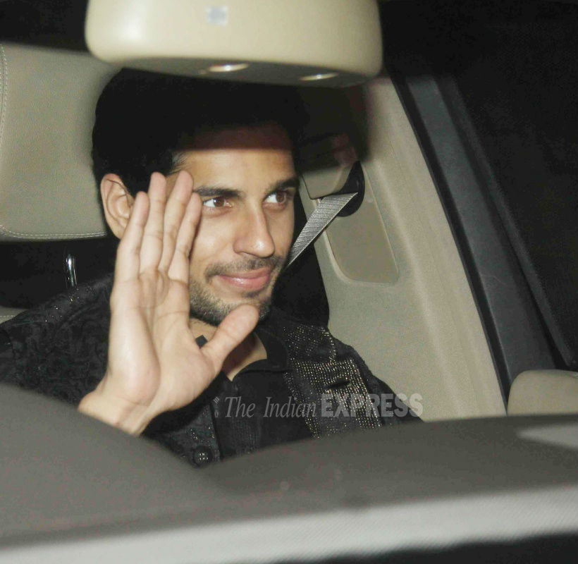Amitabh Bachchan, Aishwarya Rai Bachchan, Abhishek Bachchan, Jaya Bachchan, Akshay Kumar, Twinkle Khanna, Karan Johar, Sidharth Malhotra, Rishi kapoor, Neetu Singh Kapoor, Lara Dutta, Madhavan, Manish Malhotra, Reema Jain, Anu Dewan, Dabboo Ratnani, Riteish Deshmukh, Genelia D'Souza, Karisma Kapoor, Ekta Kapoor, Jitendra, Kirron Kher, Suniel Shetty, Mana Shetty, Tusshar Kapoor, David Dhavan, Diwali party, bollywood, entertainment