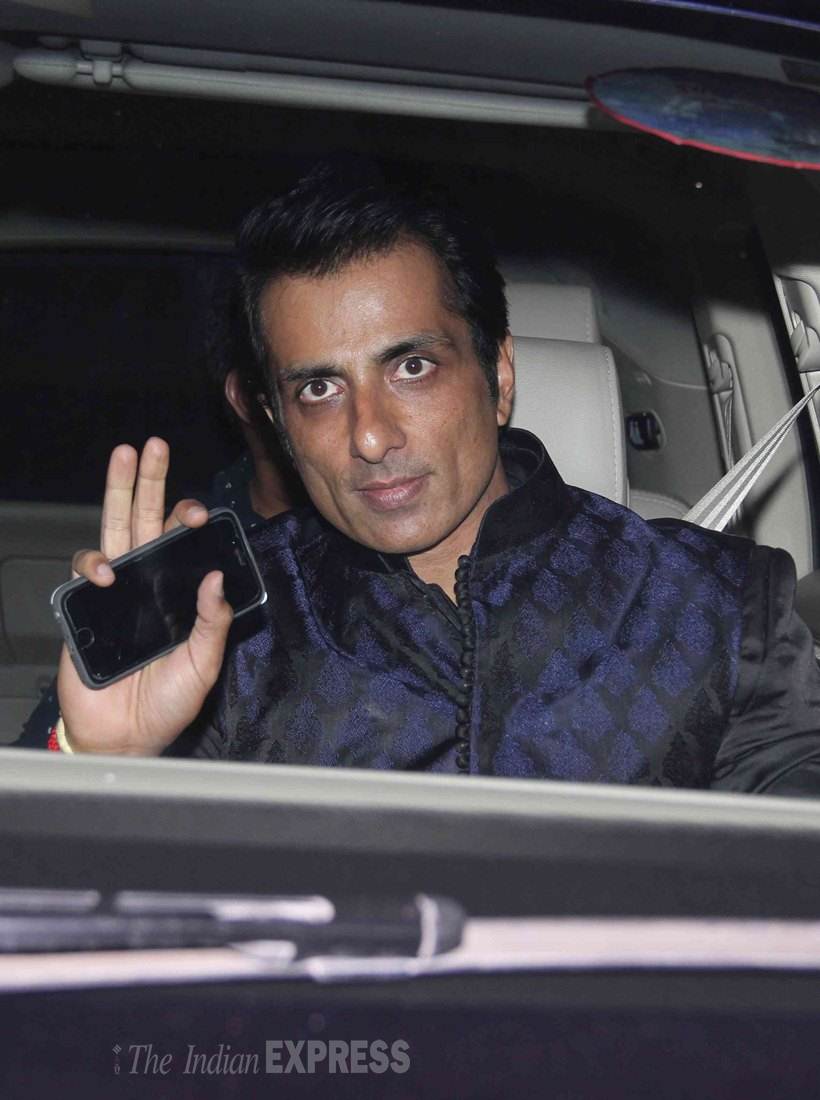 Sonam Kapoor, Sonakshi Sinha, Tiger Shroff, Shilpa Shetty, Madhavan, Masaba, Sonu Sood, Tabu, Varun Dhawan, Bappi Lahiri, Divya Dutta, Ronit Roy, Riteish Deshmukh, Genelia D'Souza, Sophie Choudry, Manish Malhotra, Vivaan Shah, Bhushan Kumar, Shefali Shah, Alia Bhatt, Vikas Bahl, Jacqueline fernandez, Athiya Shetty, Sonali Bendre, Aishwarya Rai Bachchan, Asin, Amitabh Bachchan's Diwali bash