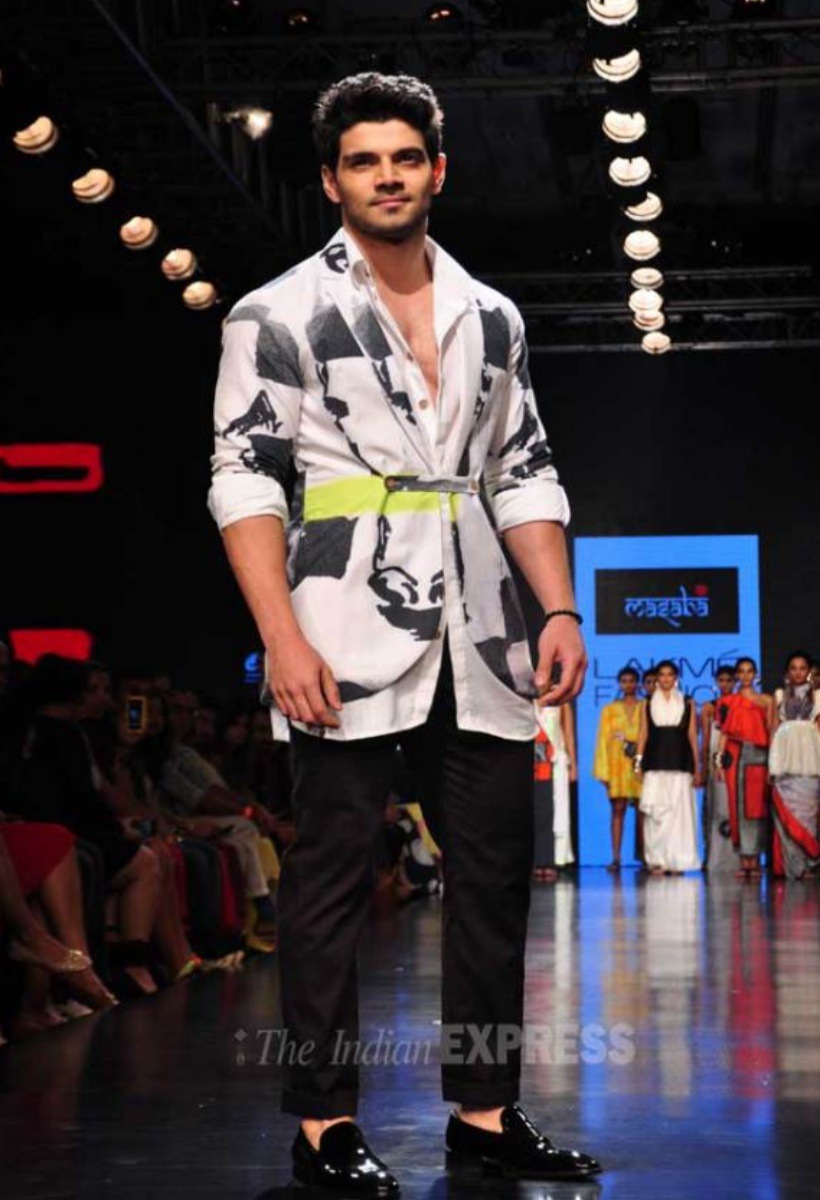 Athiya Shetty, Sooraj pancholi, Waluscha De Souza, Harshvardhan Kapoor, Mahira Khan, Karan Singh Grover, Kapil Sharma, Pooja Hegde, bollywood, entertainment