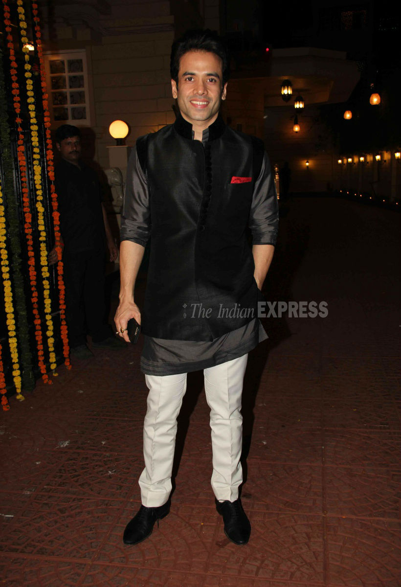 Shilpa Shetty, Sidharth Malhotra, Jacqueline Fernandez, Sidharth Malhotra, Akshay Kumar, Twinkle Khanna, Shamita Shetty, Raj Kundra, Abhishek Bachchan, Ekta Kapoor, Jeetendra, Rishi Kapoor, Randhir Kapoor, Karan Johar, Sophie Choudry, Manish Malhotra, Neelam Kothari, Samir Soni, Jackky Bhagnani, Diwali party, bollywood, entertainment