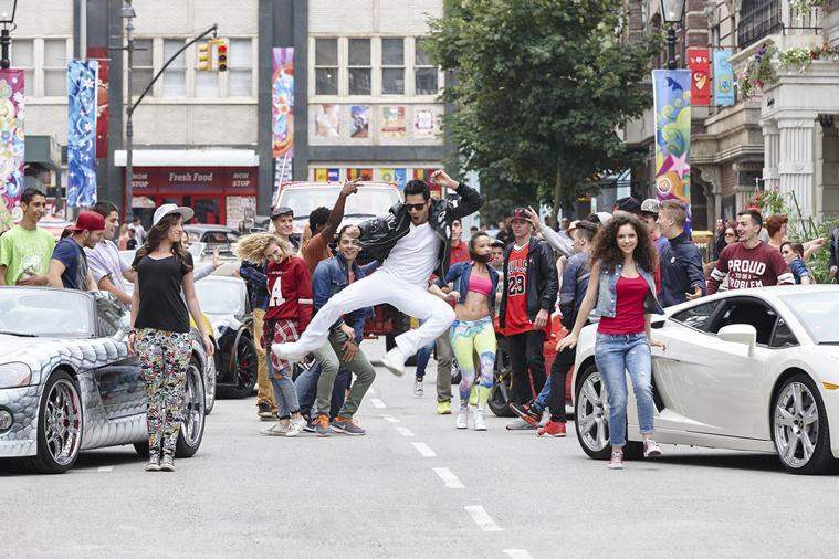 manma emotion, varun dhawan, kriti sanon, manma emotion jage, shah rukh khan, kajol, dilwale, rohit shetty, shah rukh khan dilwale, kajol dilwale, varun dhawan dilwale, dilwale new song, entertainment news