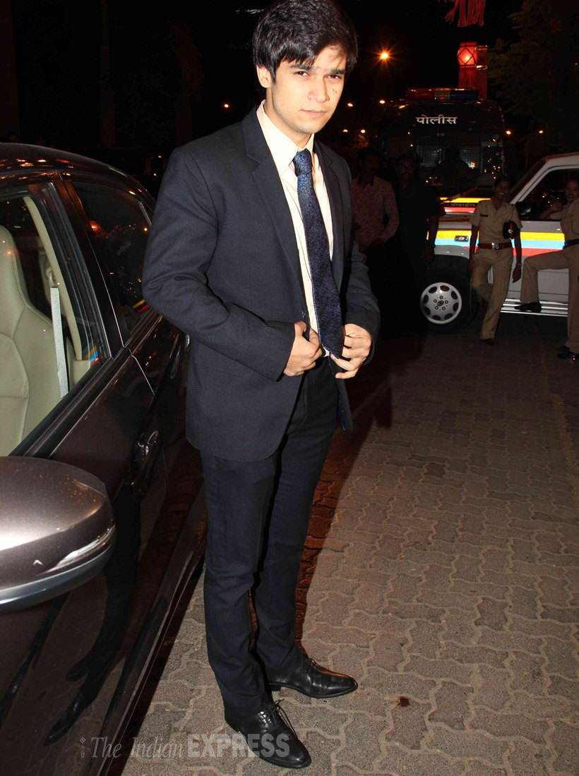 Sonam Kapoor, Sonakshi Sinha, Tiger Shroff, Shilpa Shetty, Madhavan, Masaba, Sonu Sood, Tabu, Varun Dhawan, Bappi Lahiri, Divya Dutta, Ronit Roy, Riteish Deshmukh, Genelia D'Souza, Sophie Choudry, Manish Malhotra, Vivaan Shah, Bhushan Kumar, Shefali Shah, Alia Bhatt, Vikas Bahl, Jacqueline fernandez, Athiya Shetty, Sonali Bendre, Aishwarya Rai Bachchan, Asin, Amitabh Bachchan's Diwali bash
